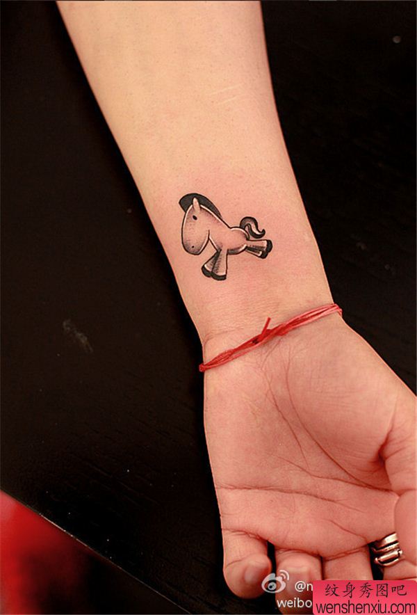 小清新手腕马文身作品