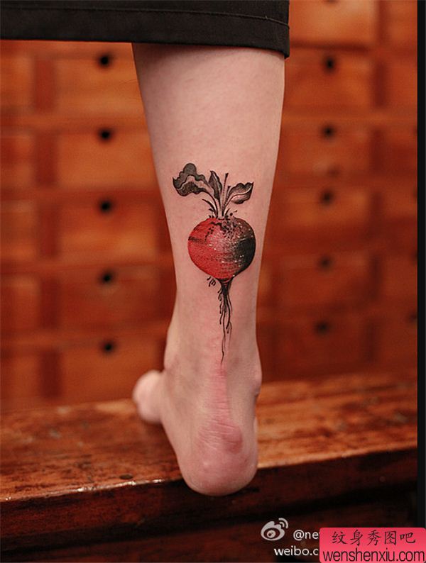 腿部萝卜文身作品