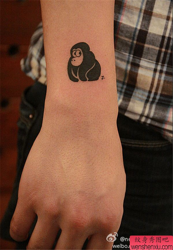 文身秀图吧推荐一幅手臂猴子文身作品