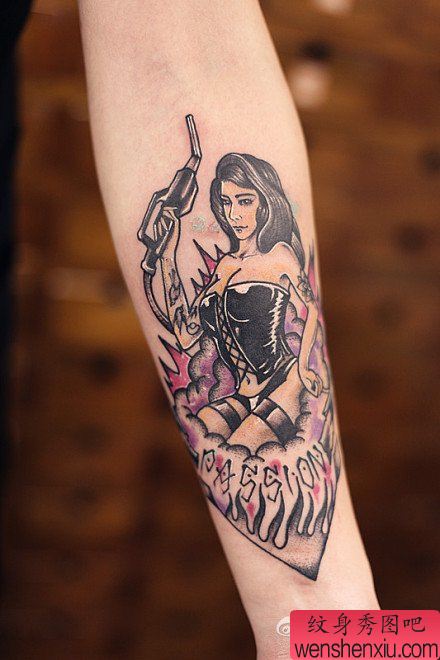 手臂大妞范儿文身作品