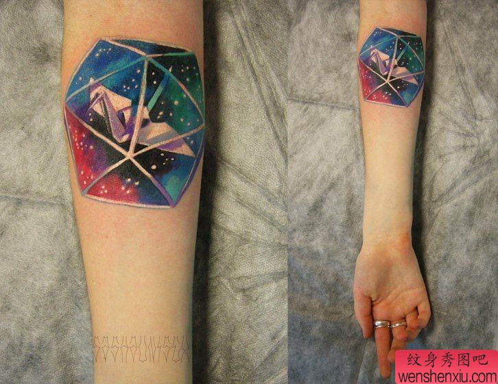 文身秀图吧推荐一幅女人星空千纸鹤文身作品