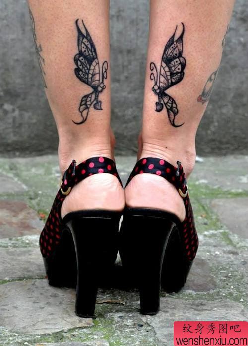 女人腿部蝴蝶文身作品