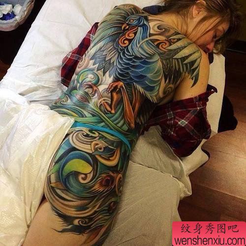 女人创意满背凤凰文身作品