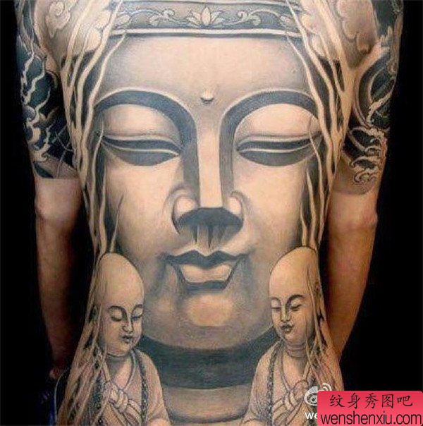 文身秀图吧推荐一幅满背佛头文身作品