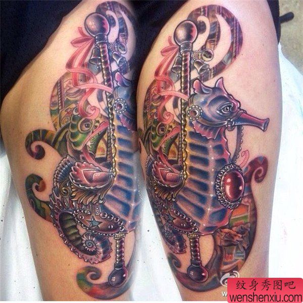 文身秀图吧推荐一幅腿部海马文身作品