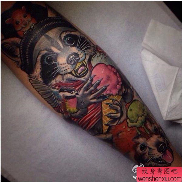 文身秀图吧推荐一幅腿部浣熊文身作品