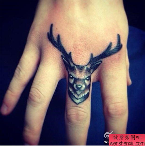 手指羚羊文身作品