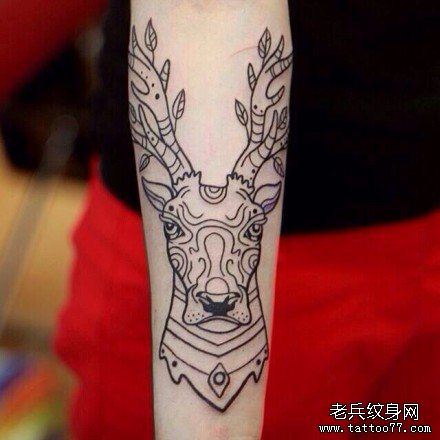 文身秀图吧推荐一幅手臂羚羊文身作品