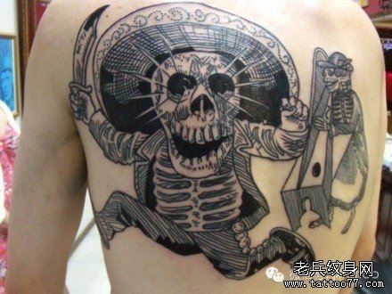 背部骷髅头文身作品