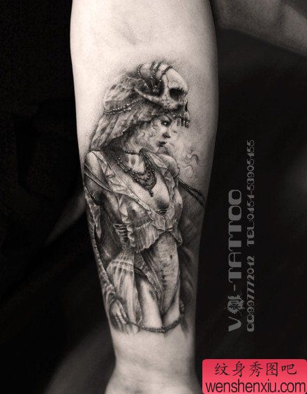 文身秀图吧推荐一幅腿部女郎文身作品
