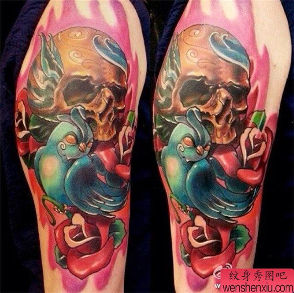 腿部彩色骷髅头文身作品