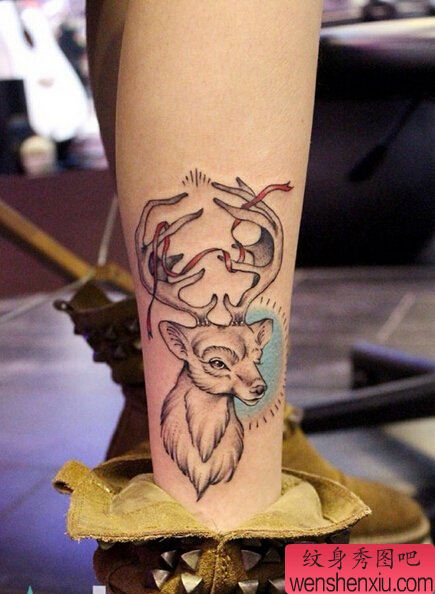 文身秀图吧推荐一幅腿部羚羊文身作品