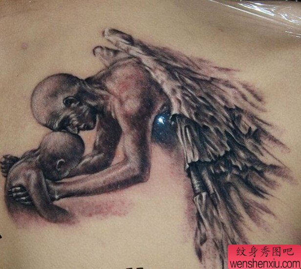 背部创意欧美文身作品