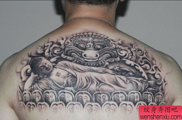 背部佛文身作品