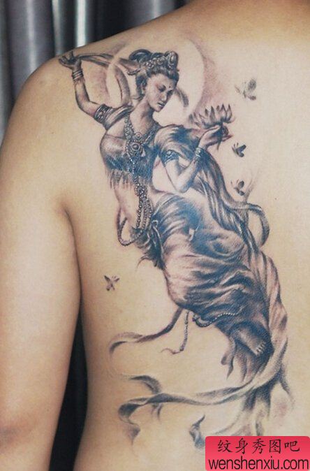 文身秀图吧推荐一幅背部飞天文身作品