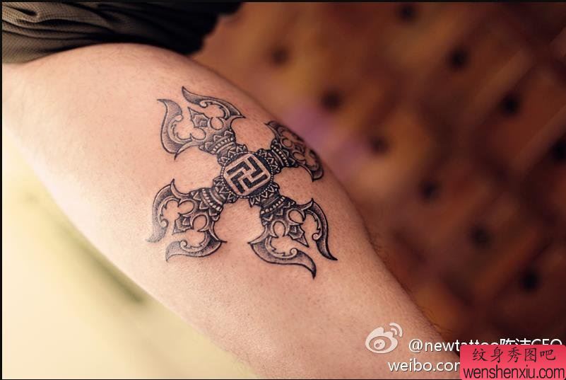 手臂小祖降魔杵文身作品