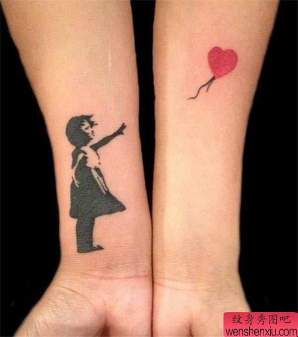 手臂女孩桃心文身作品
