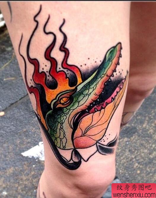 腿部霸气鳄鱼文身作品