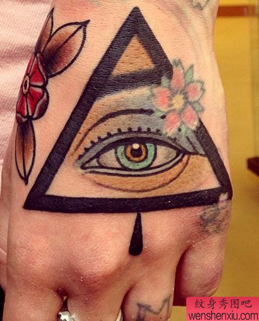 文身秀图吧推荐一幅手部上帝之眼文身作品