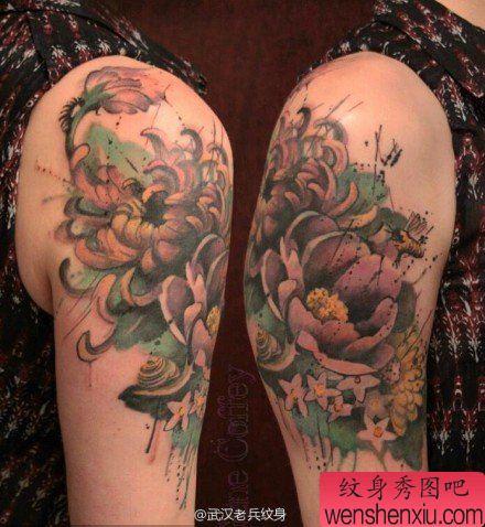 一组彩色的泼墨文身作品