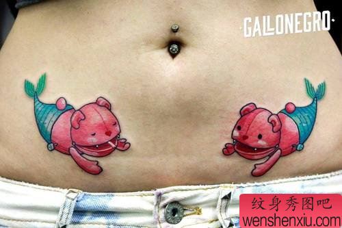 腹部彩色卡通文身作品