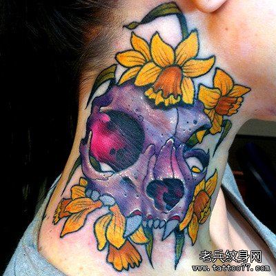 颈部彩色欧美骷髅文身作品