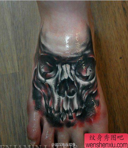 创意霸气的脚背文身作品