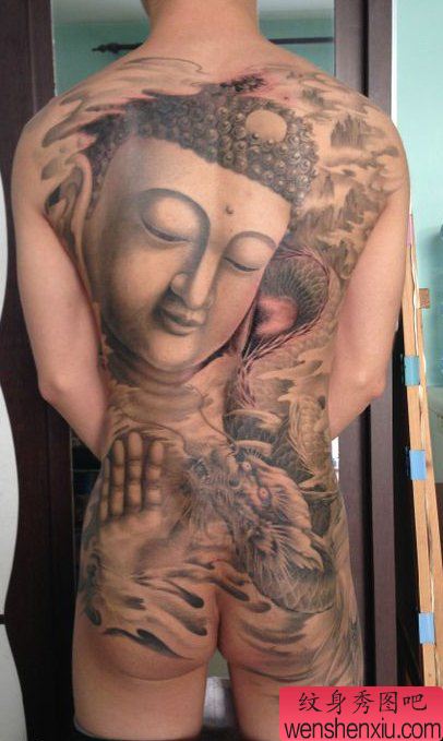 霸气超酷的男性背部满背佛头与龙纹身图案