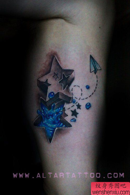 流行精美的烙印与浮雕的五角星纹身图案