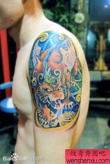 男生手臂漂亮的彩色貔貅纹身图案