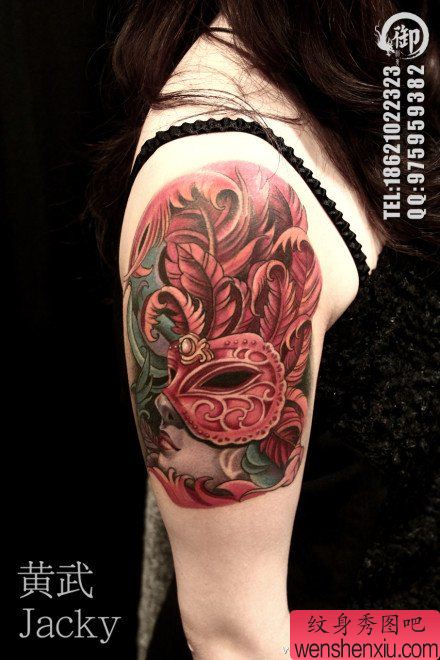 手臂漂亮的威尼斯面具纹身图案