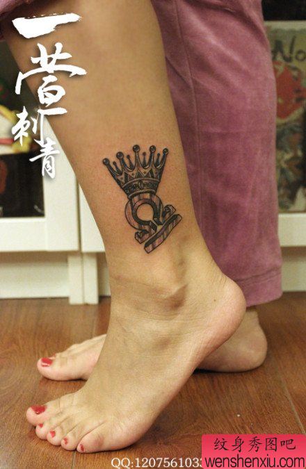 女生腿部流行精美的星座与皇冠纹身图案
