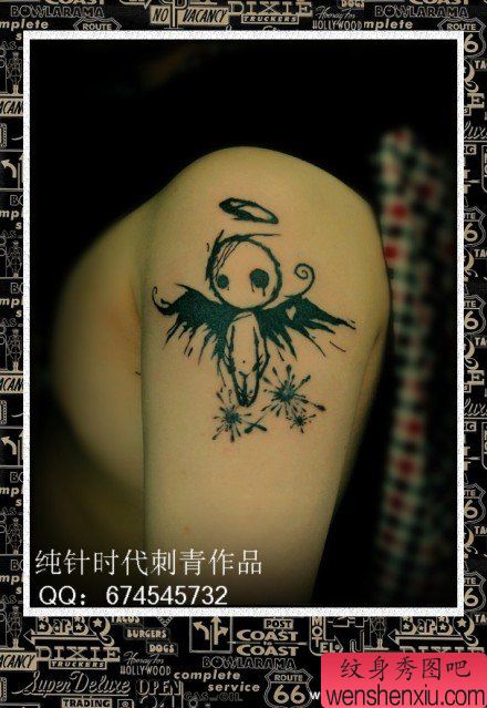 男生手臂时尚流行的图腾天使纹身图案
