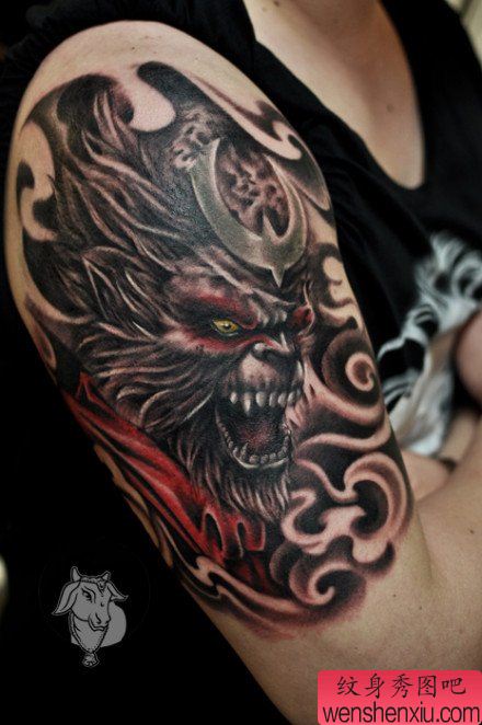 男性手臂霸气的孙悟空纹身图案