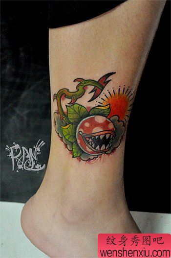 女生腿部流行精美的食人花纹身图案