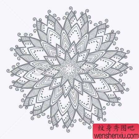 一幅流行时尚的图腾花卉纹身图案