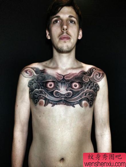男性前胸超酷流行的唐狮纹身图案