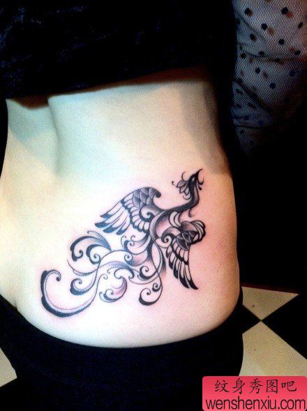 女生腿部漂亮流行的蝴蝶结纹身图案
