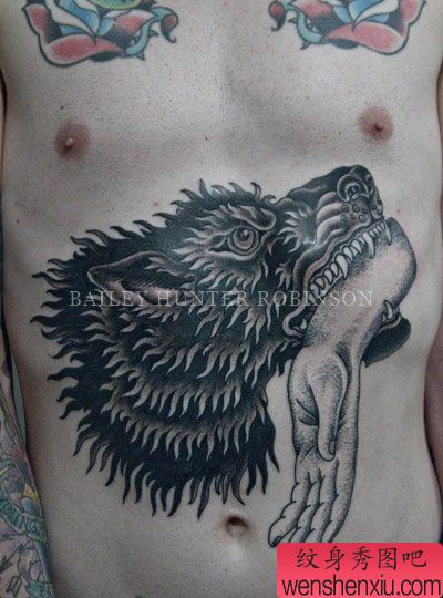 男性腹部超酷的school狼头纹身图案