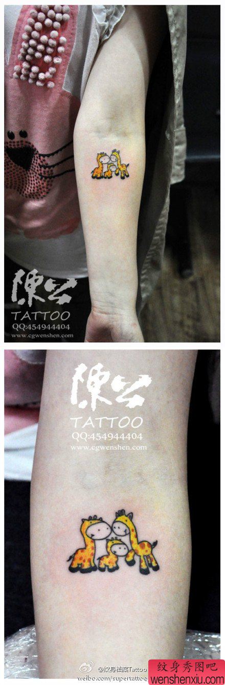 女生手臂可爱流行的小鹿纹身图案