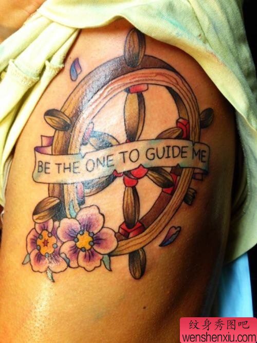 侧腰经典流行的船舵纹身图案