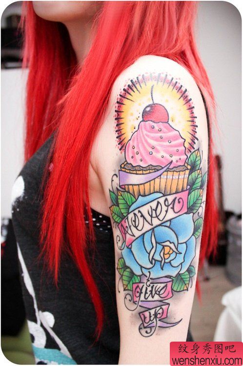 女生手臂流行流行的冰激凌与玫瑰花纹身图案