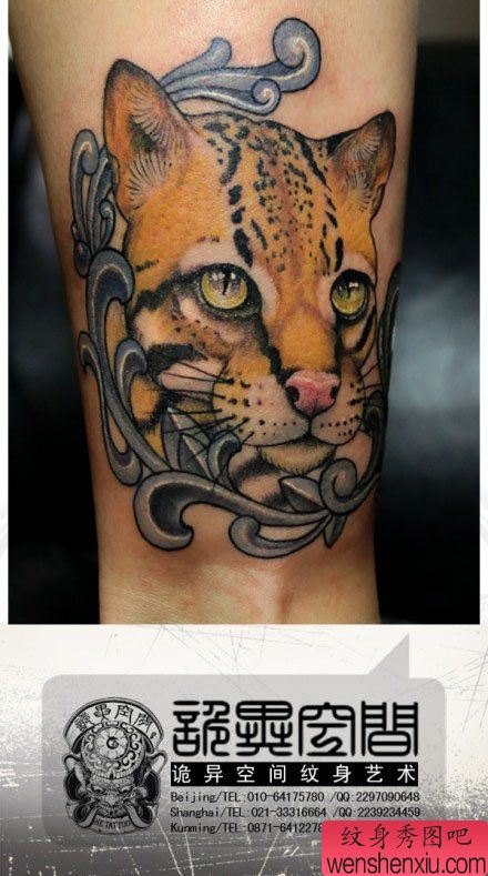 腿部经典流行的豹子纹身图案