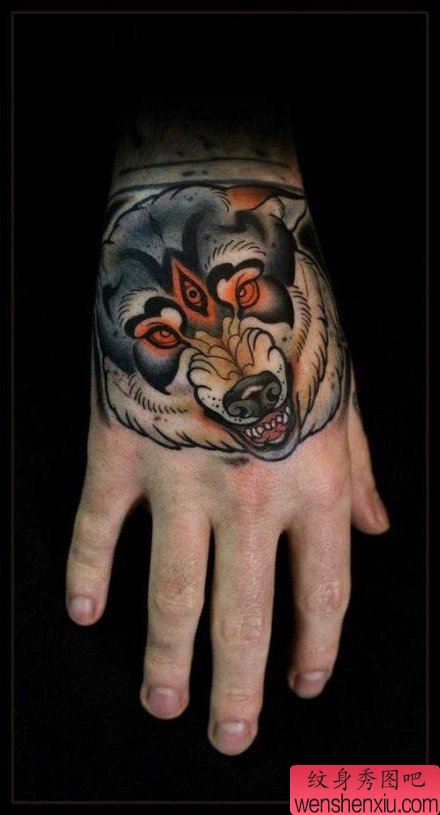 男性手背超酷的school狼头纹身图案