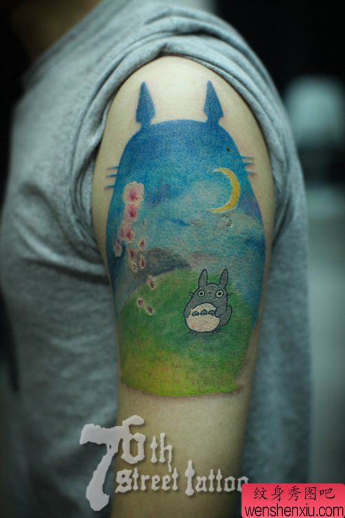 手臂流行流行的龙猫纹身图案