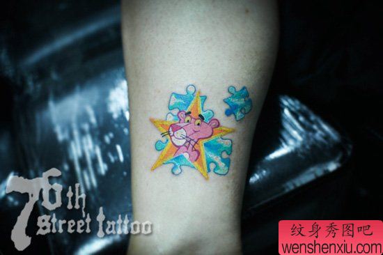 腿部可爱经典的卡通小老虎纹身图案