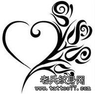 一幅经典流行的图腾爱心玫瑰花纹身图案
