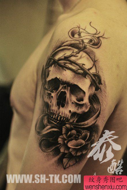 帅气流行的手臂骷髅纹身图案