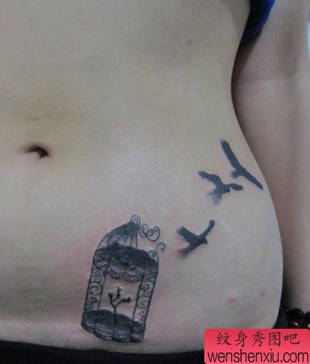 女生腹部流行好看的鸟笼与小鸟纹身图案