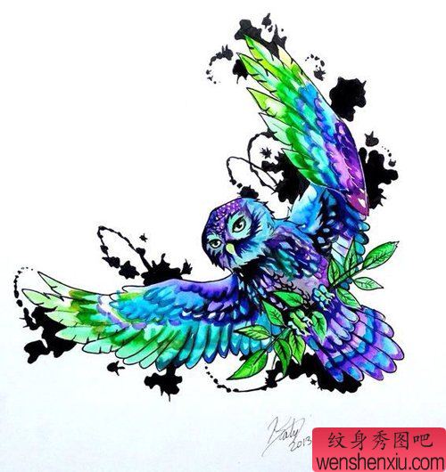 一幅流行流行的彩色猫头鹰纹身手稿